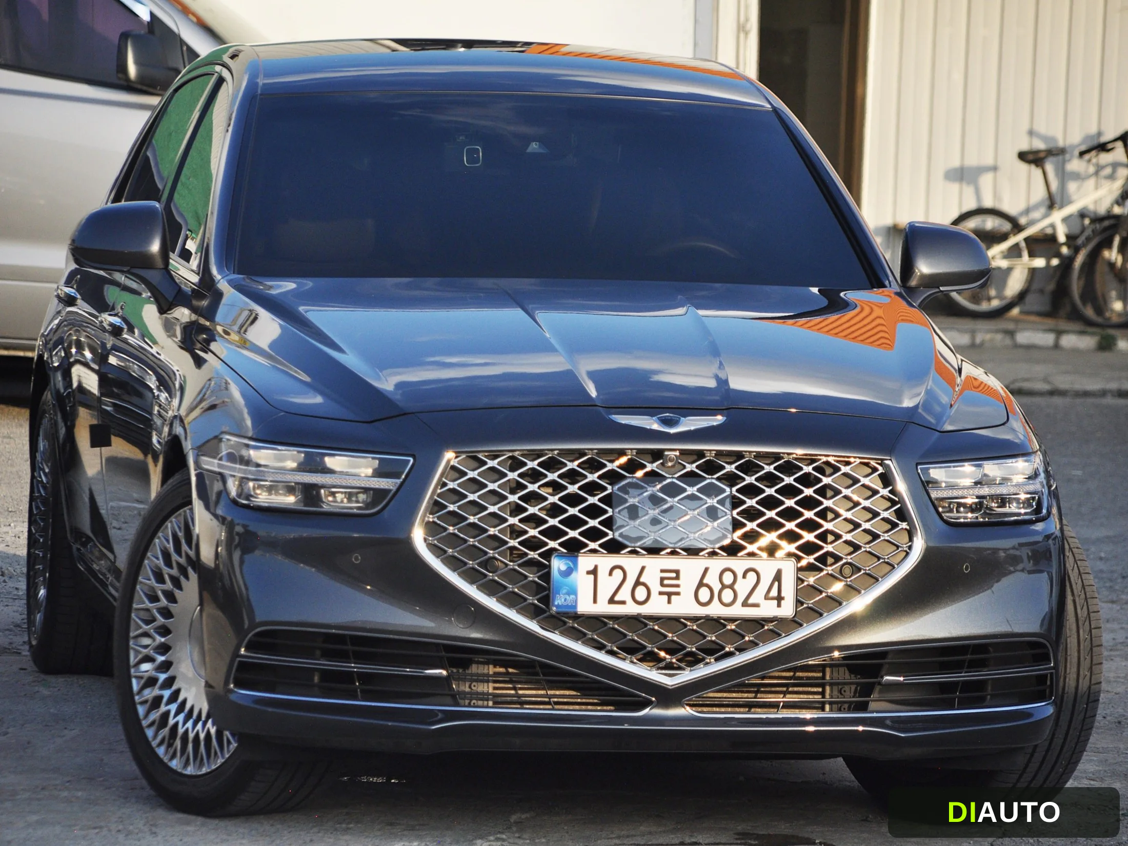 Genesis G90