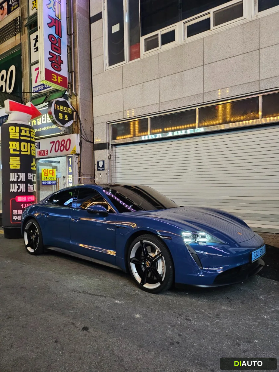 Porsche Taycan