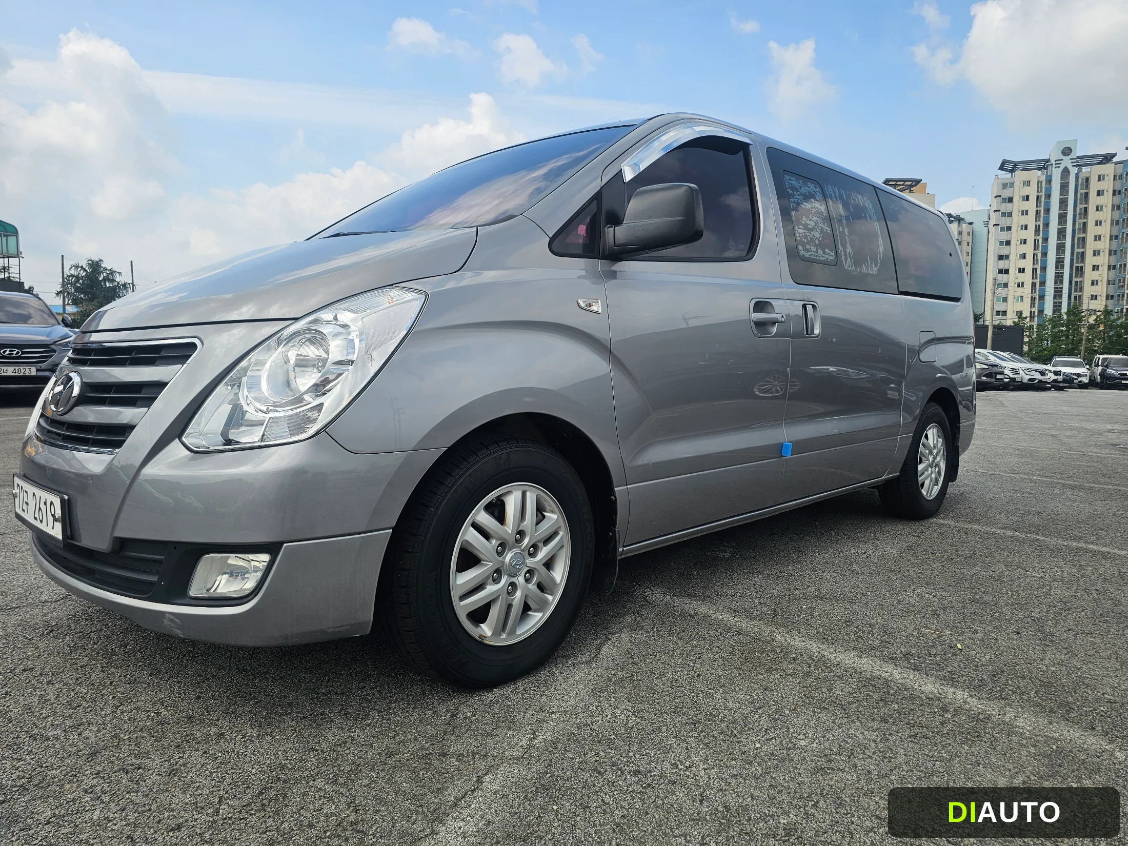 Hyundai Starex