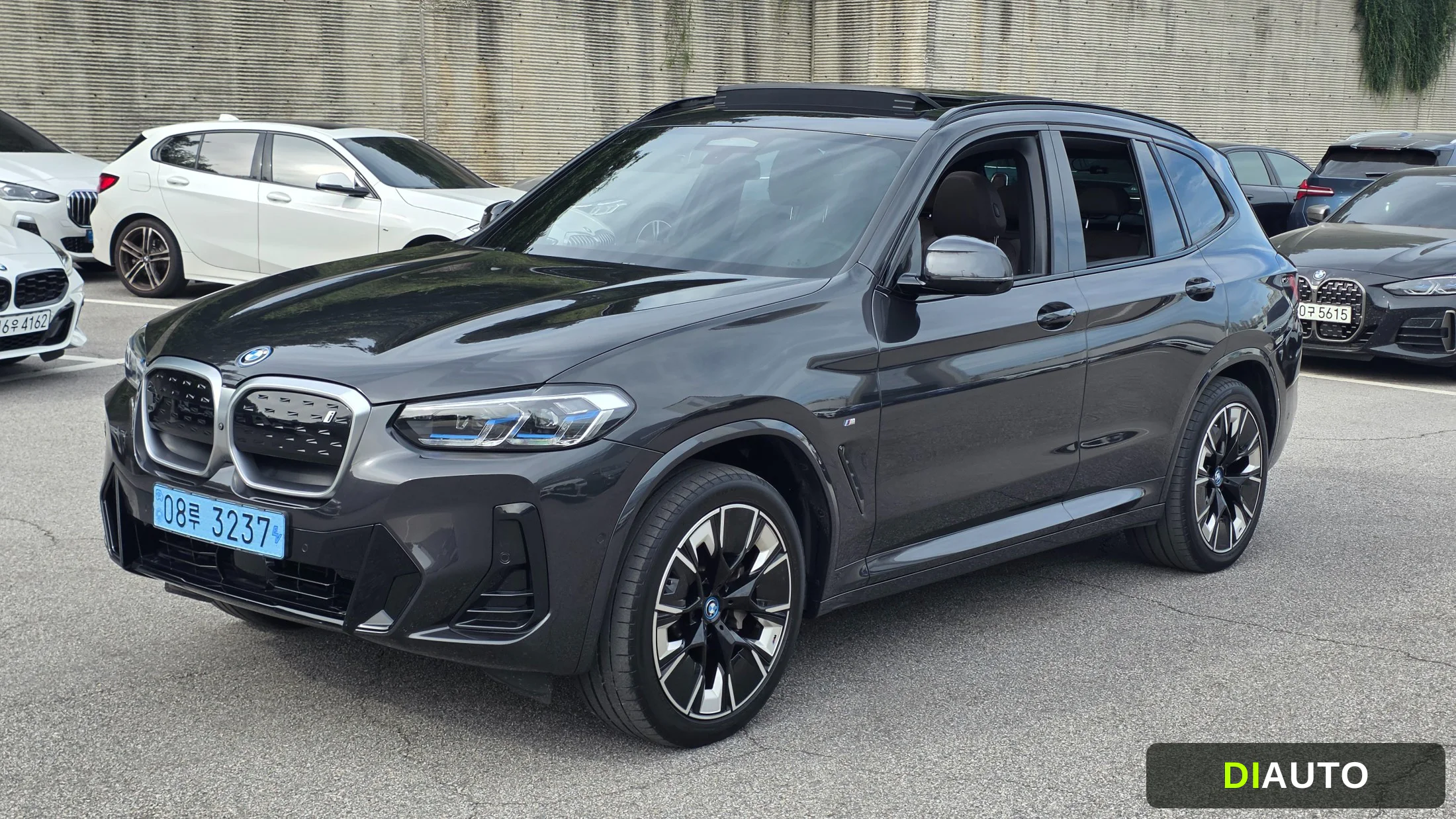 BMW iX3