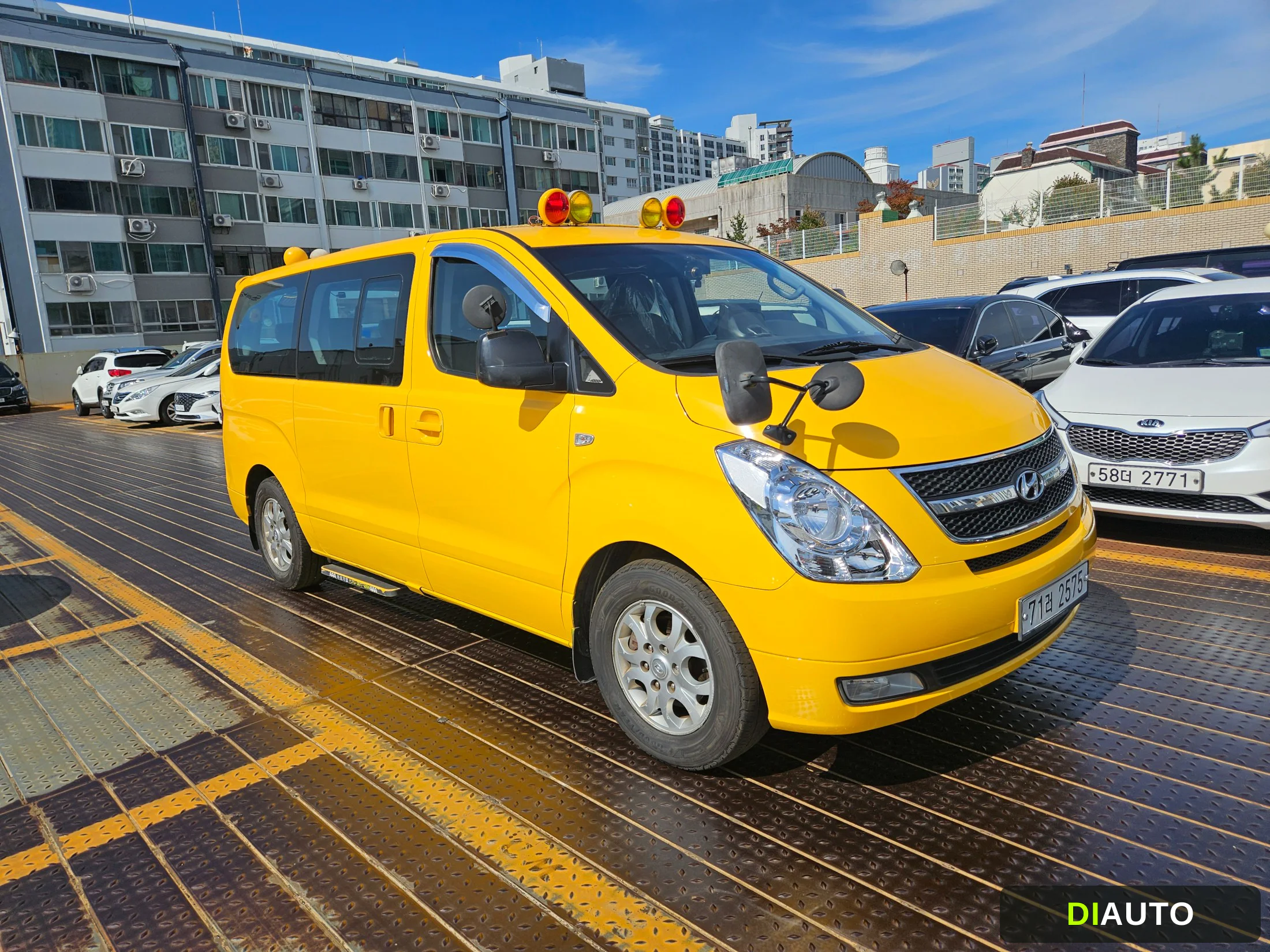 Hyundai Starex