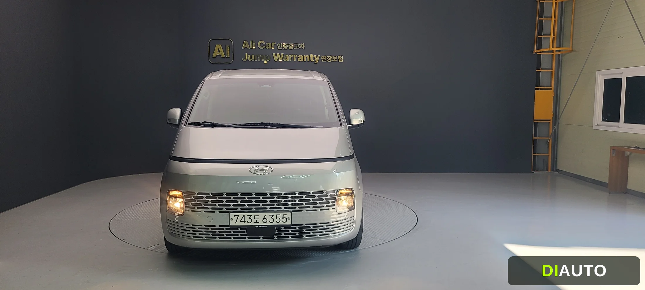 Hyundai Staria