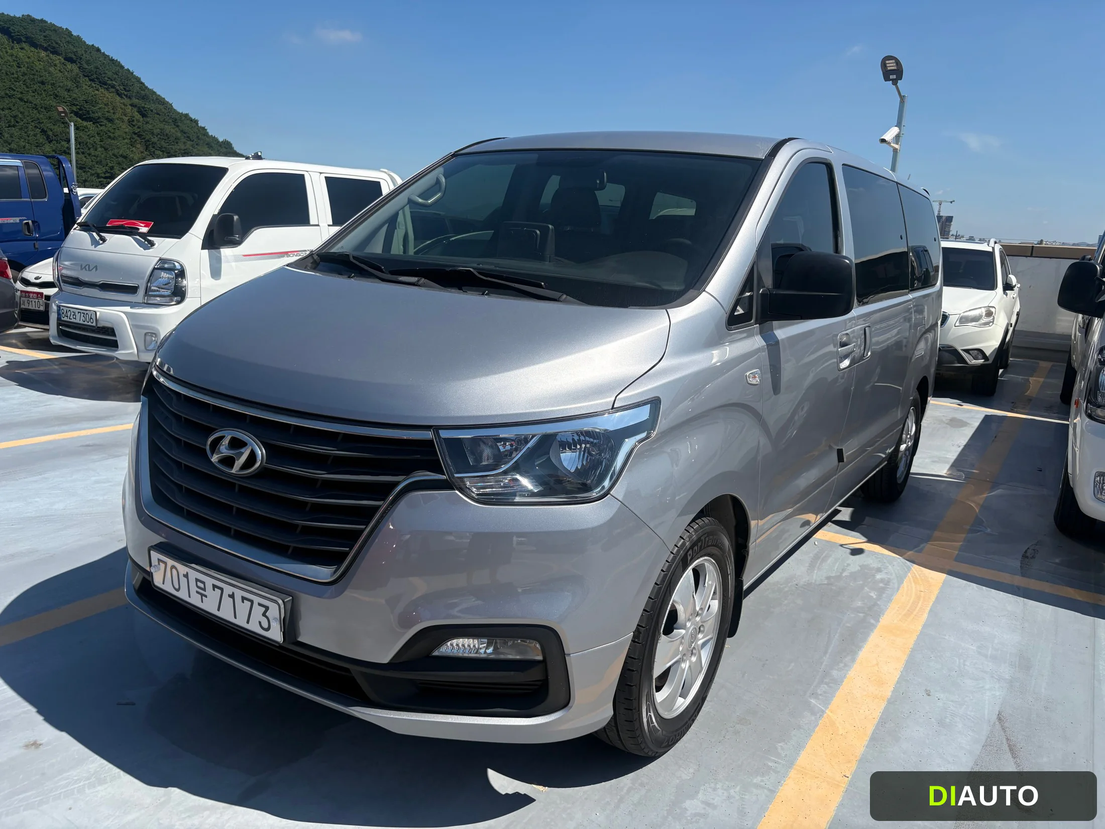 Hyundai Starex