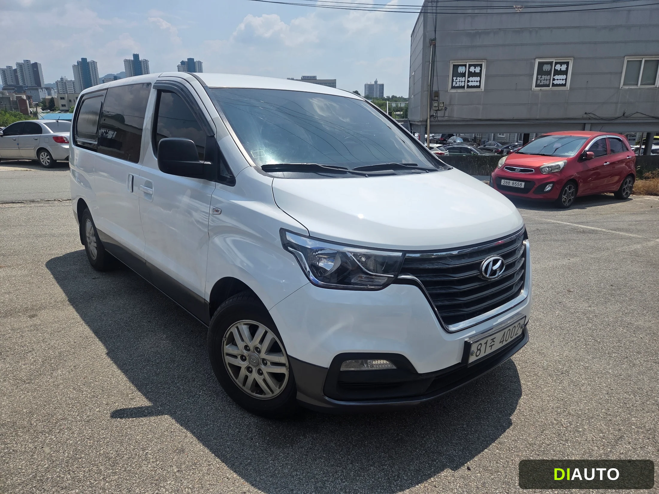 Hyundai Starex
