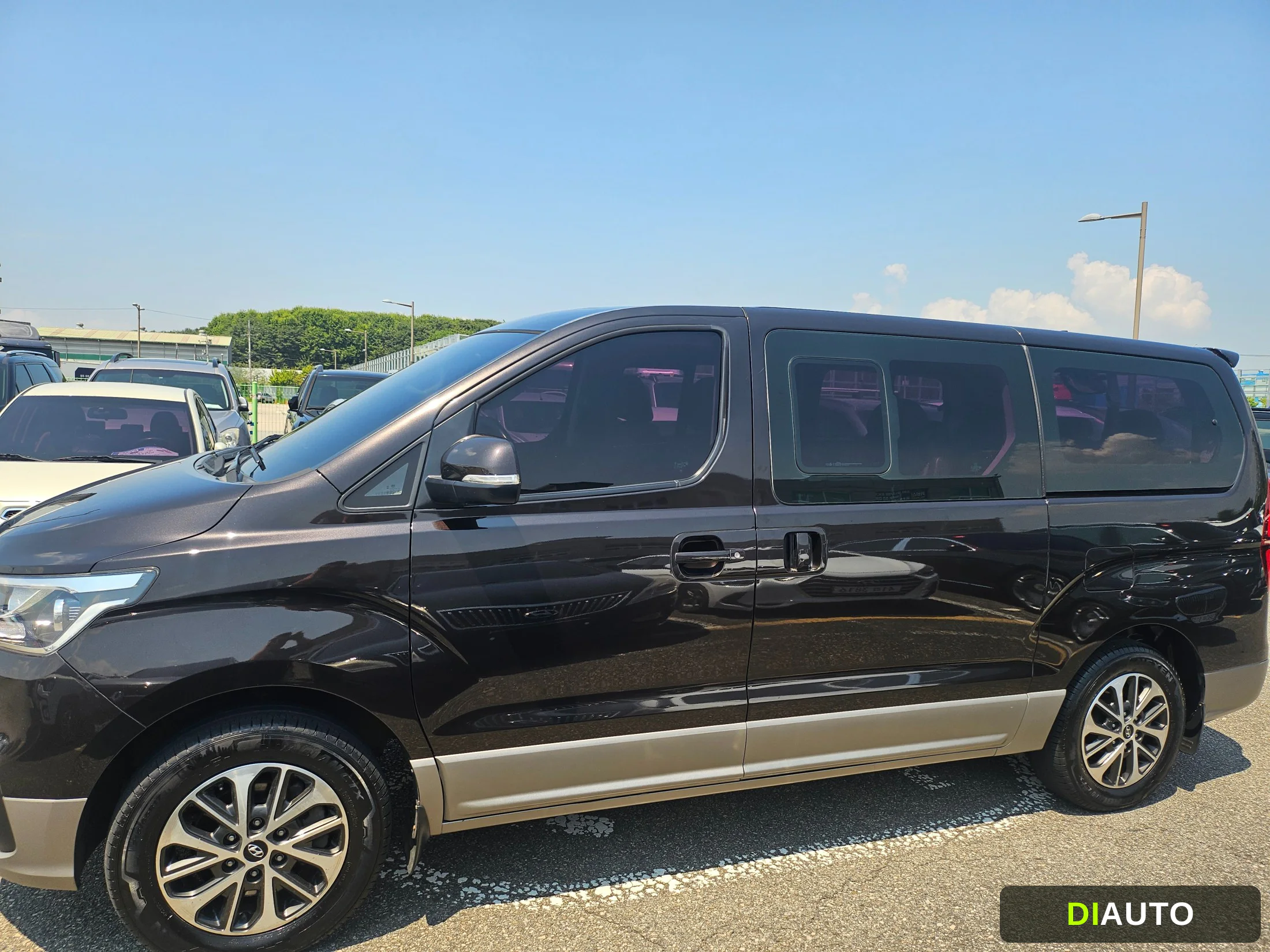 Hyundai Starex