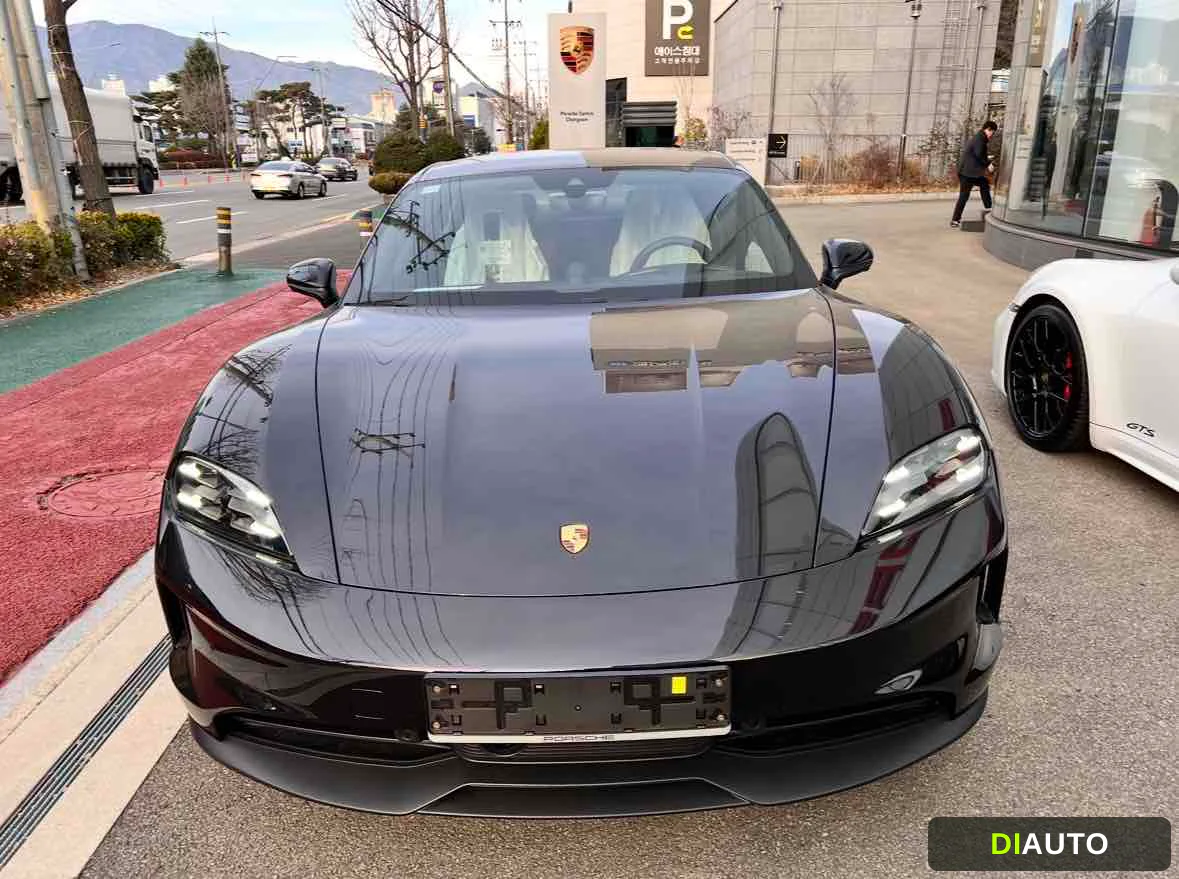 Porsche Taycan