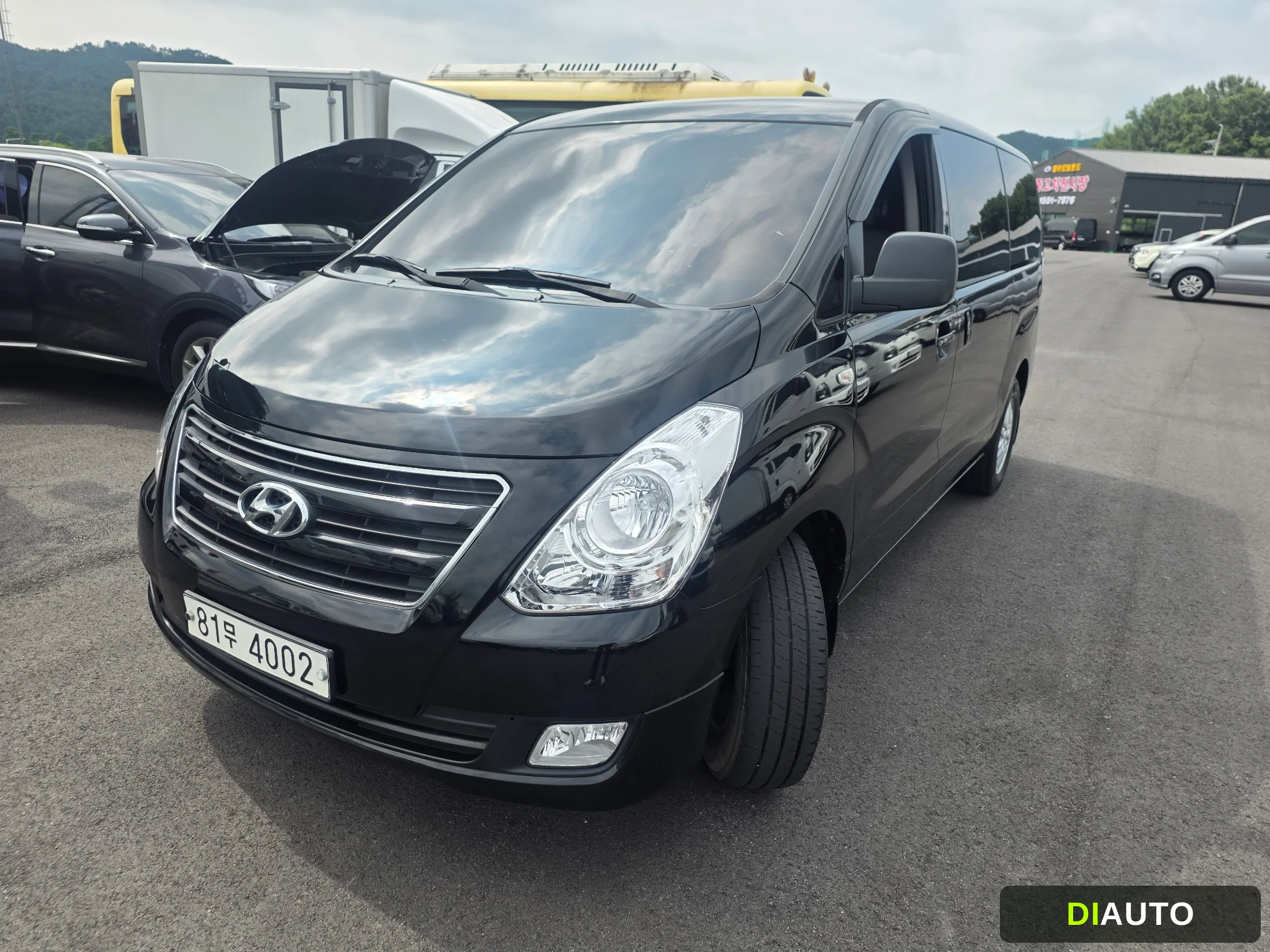 Hyundai Starex