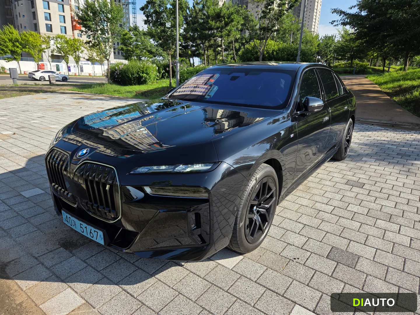 BMW i7