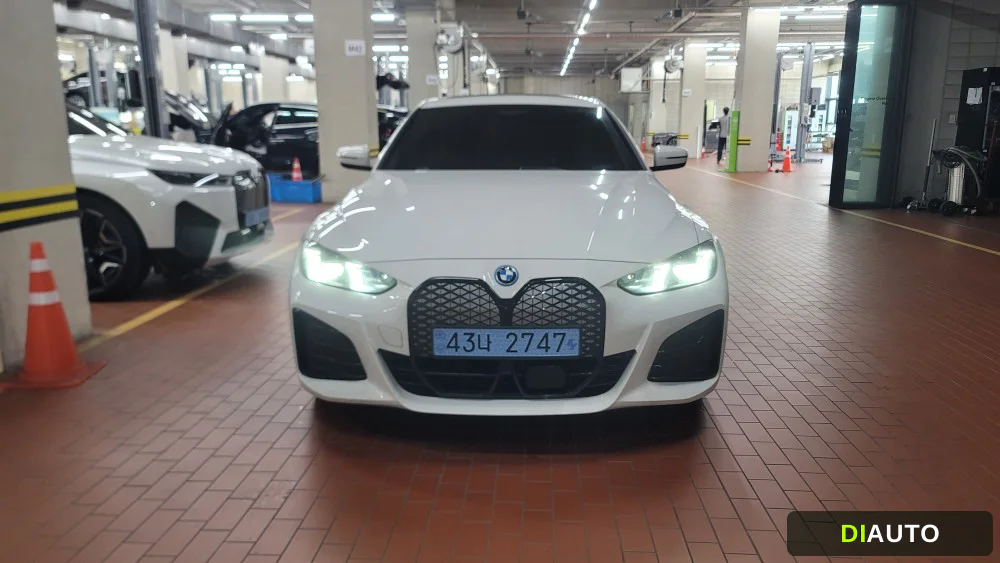 BMW i4