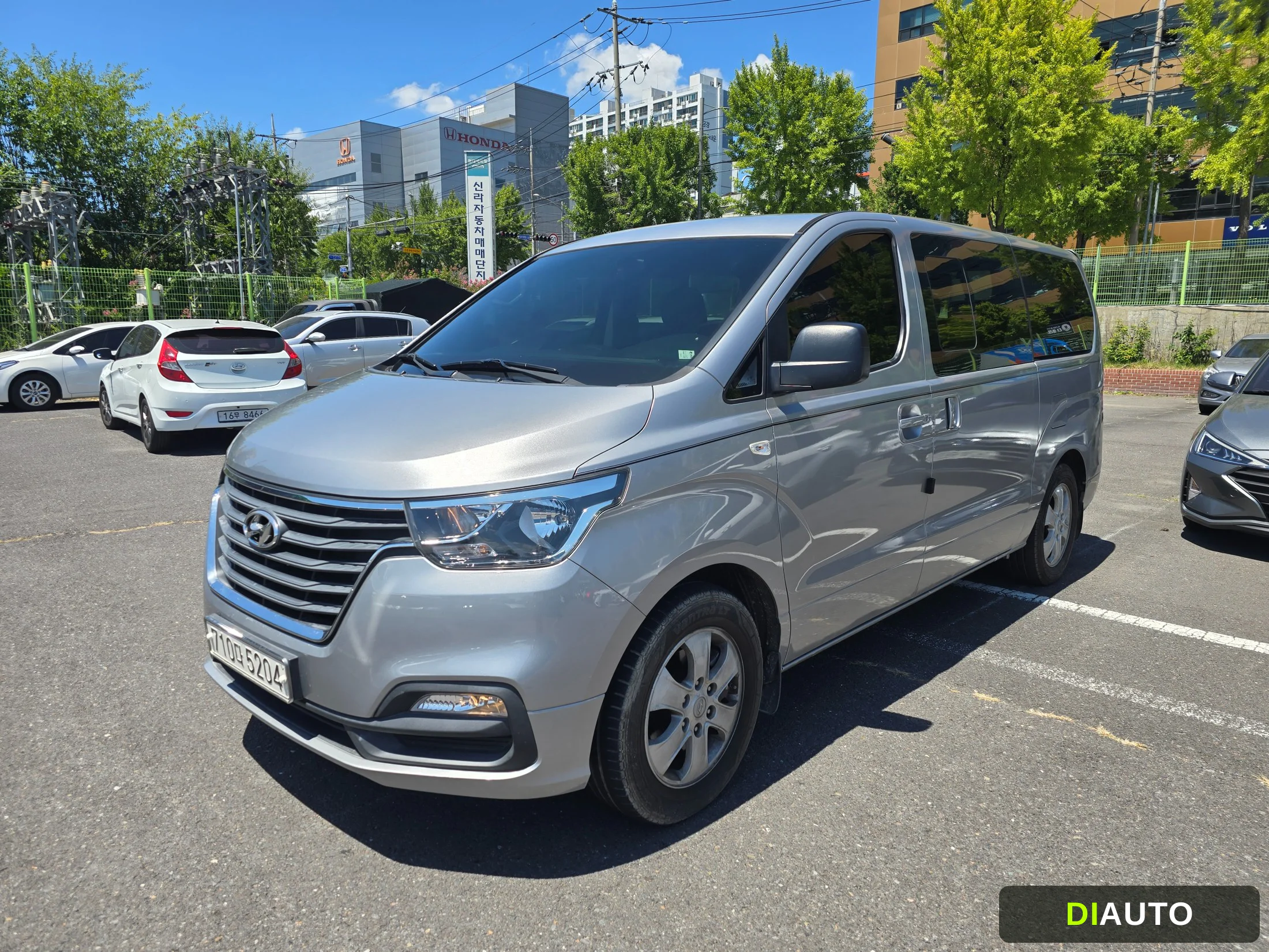 Hyundai Starex