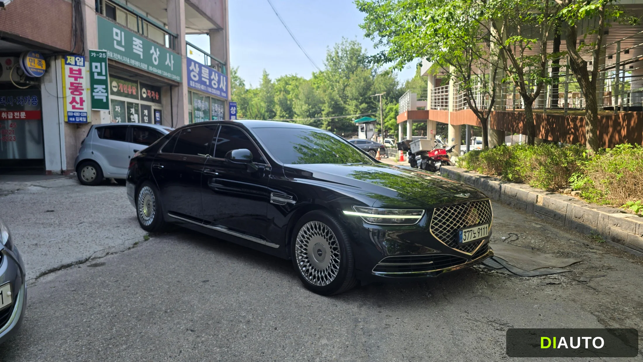 Genesis G90