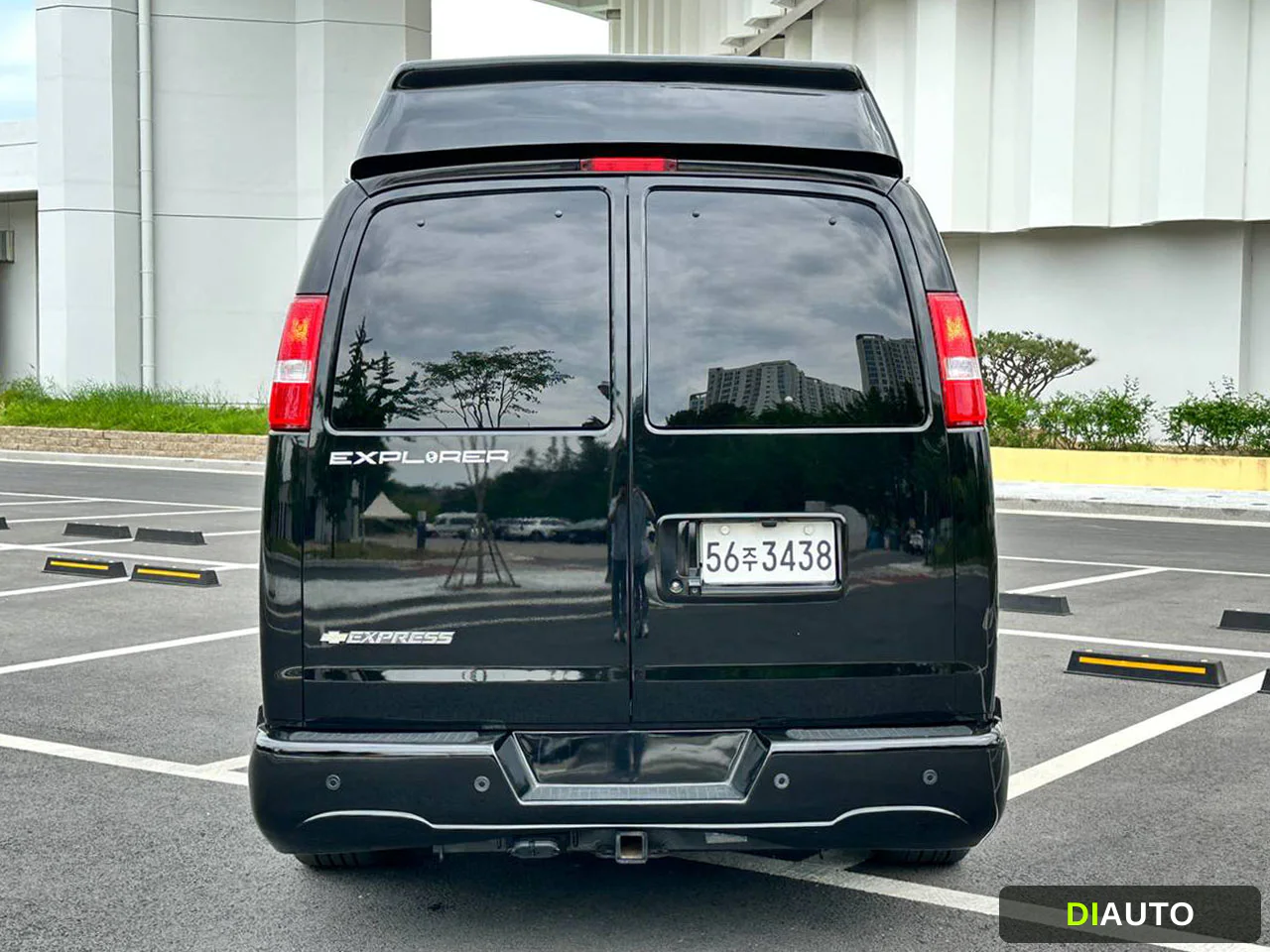 Chevrolet Express Van
