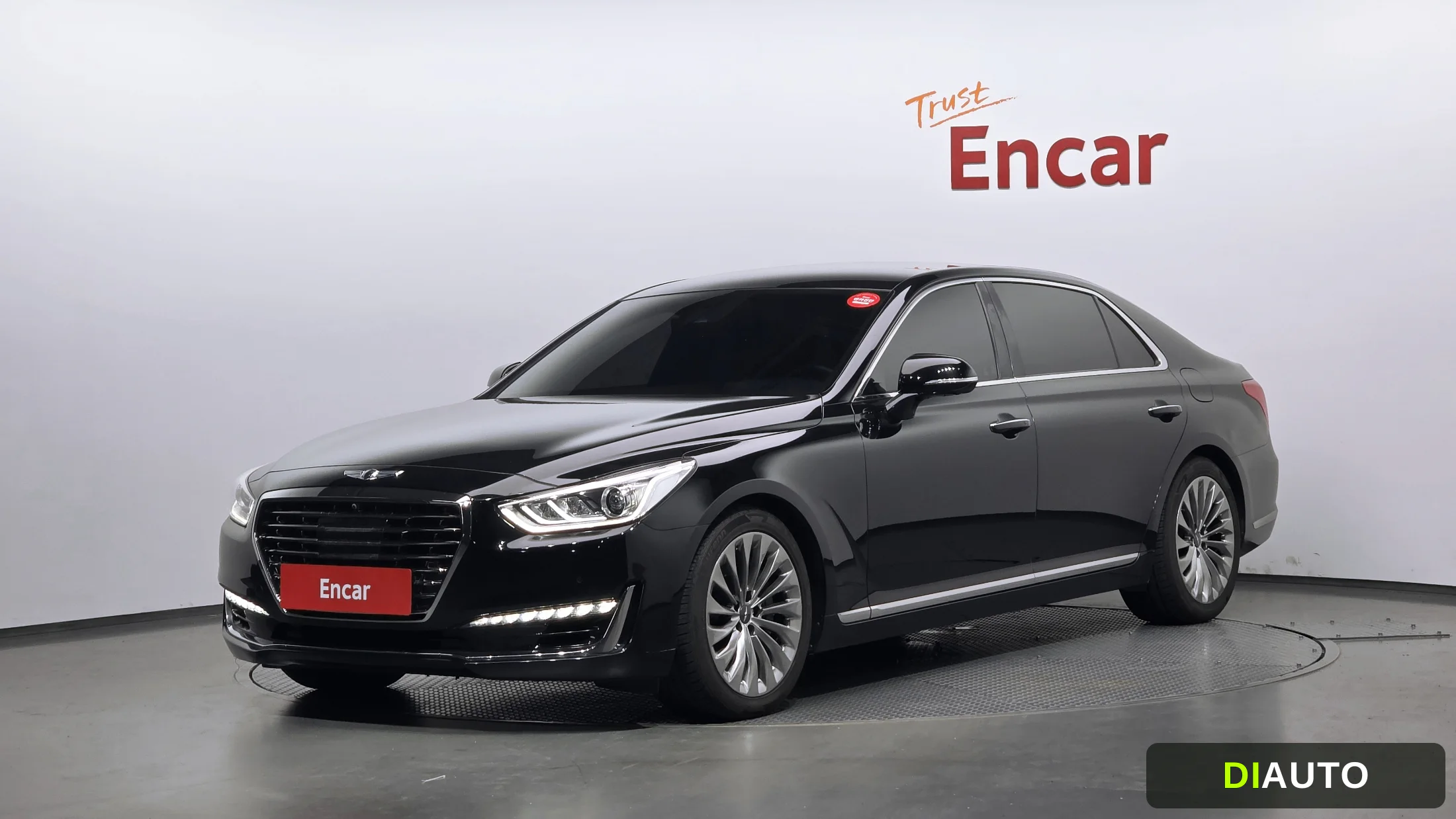 Genesis EQ900