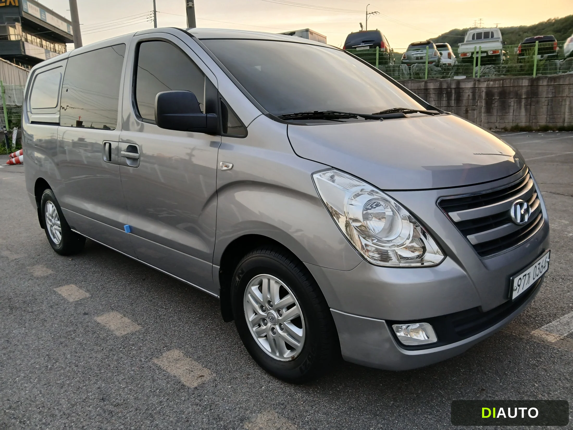 Hyundai Starex