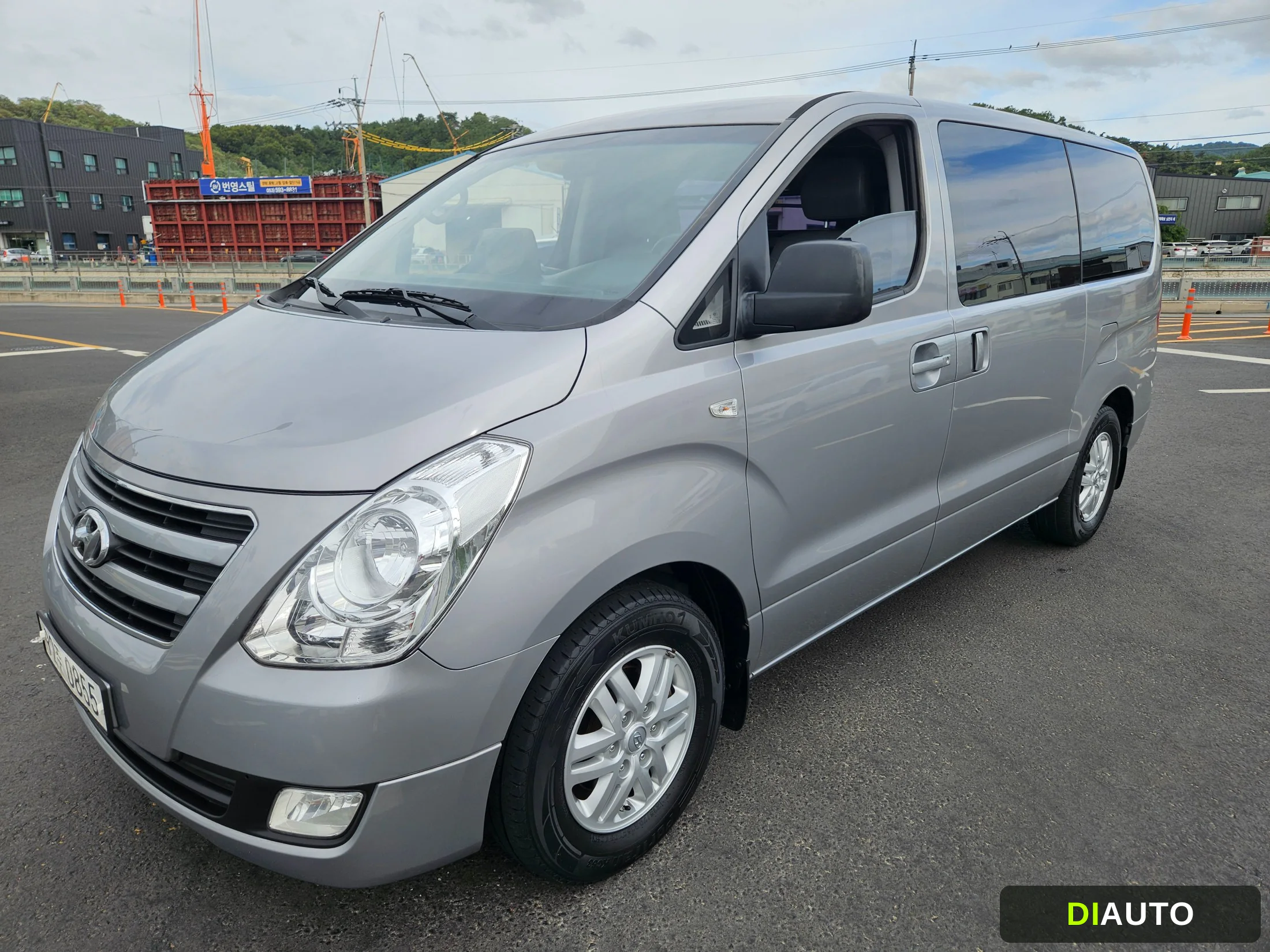 Hyundai Starex
