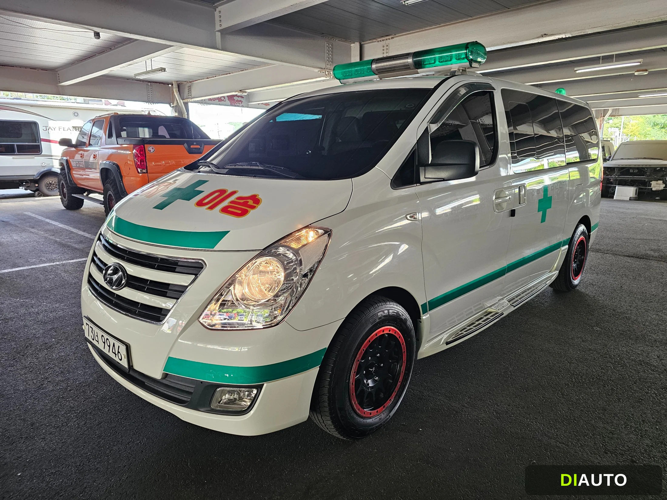 Hyundai Starex