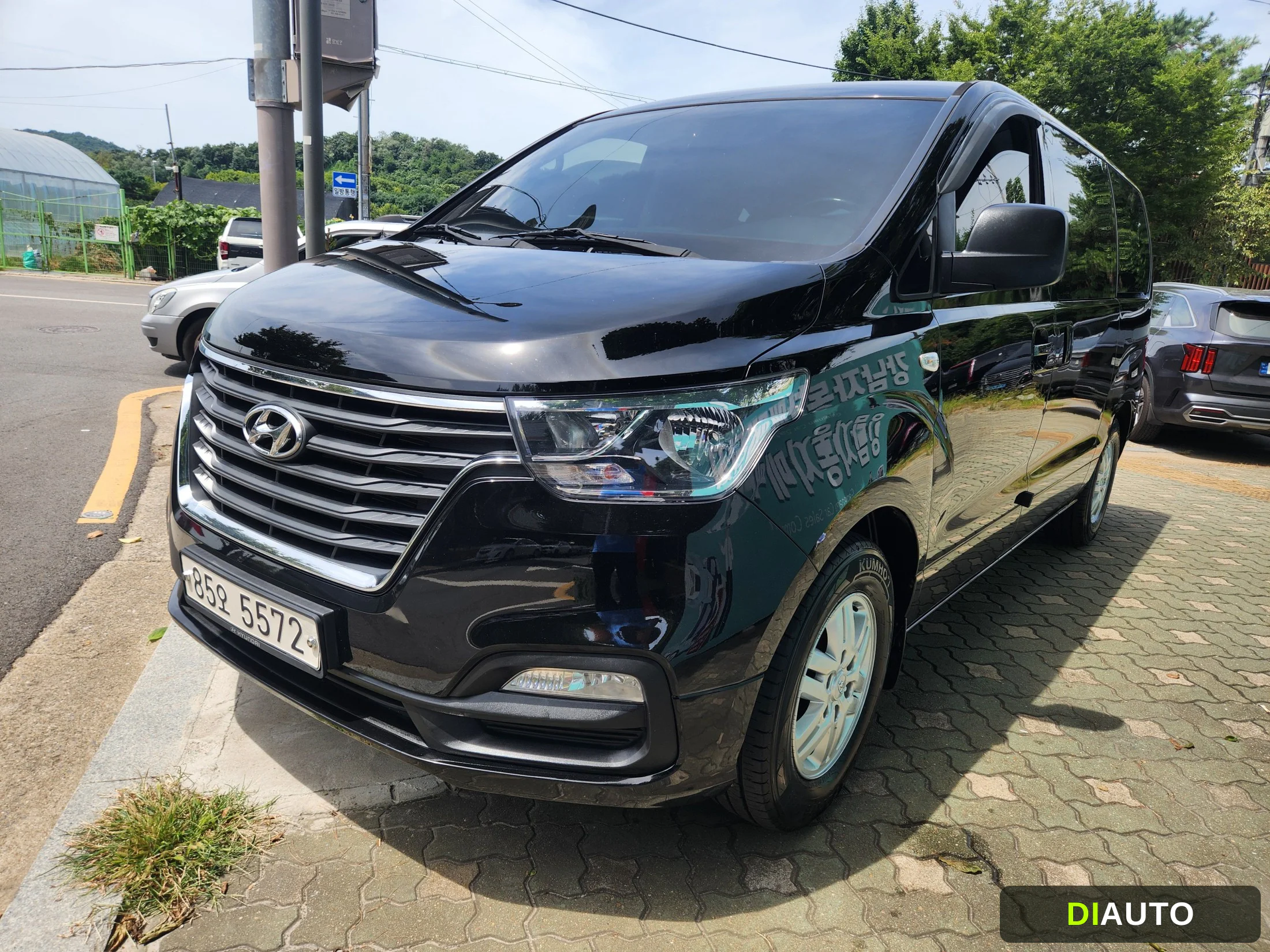 Hyundai Starex