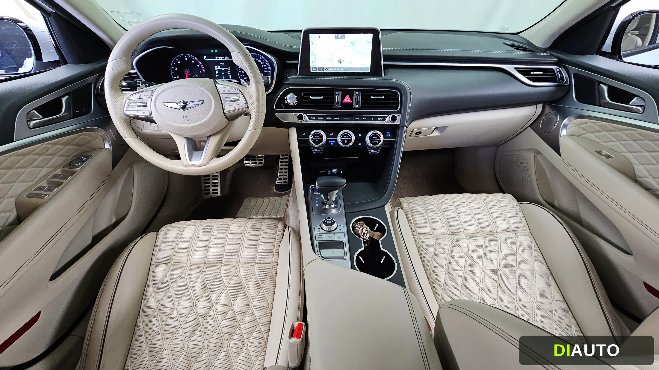 Genesis G70