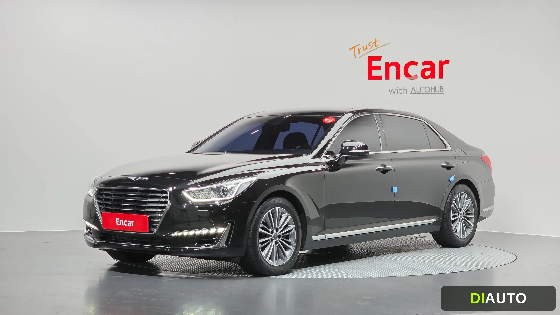 Genesis EQ900