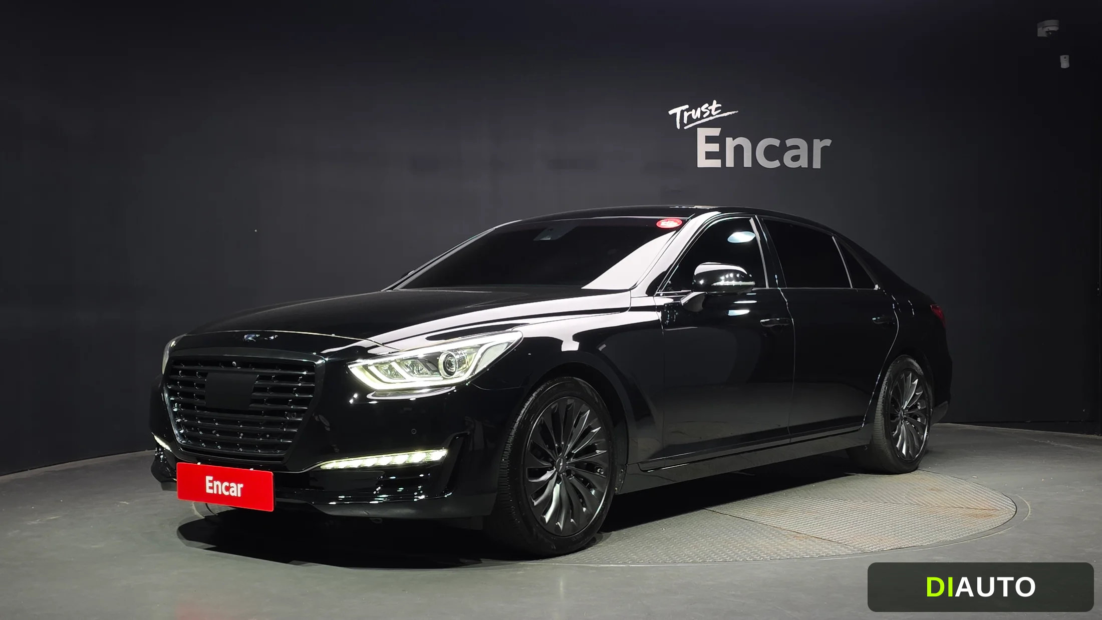 Genesis EQ900
