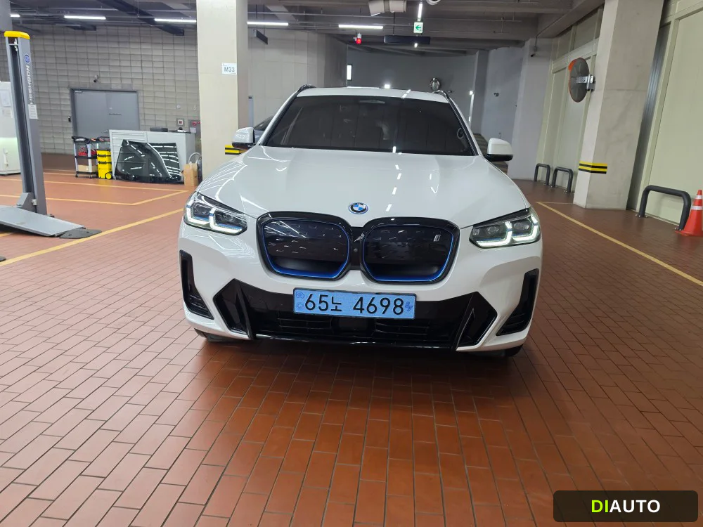 BMW iX3