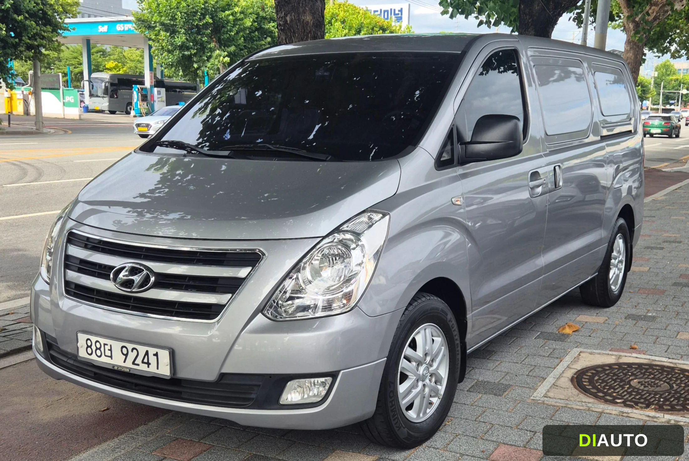 Hyundai Starex