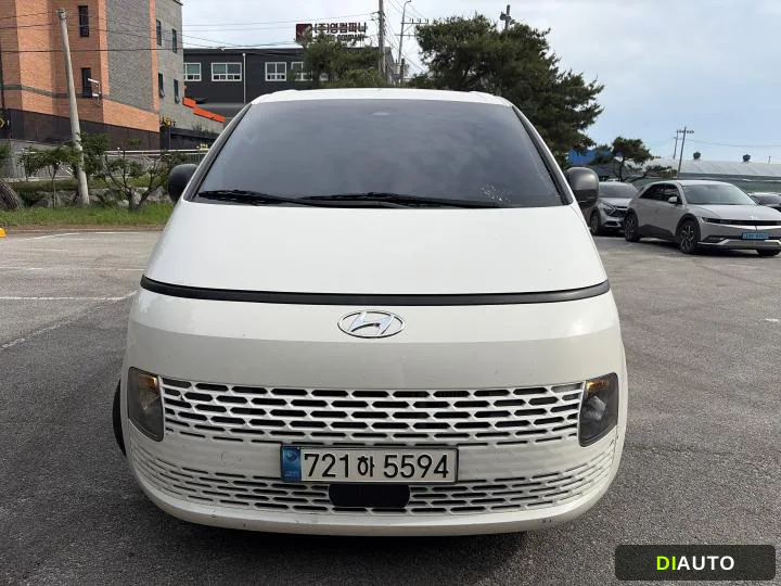 Hyundai Staria