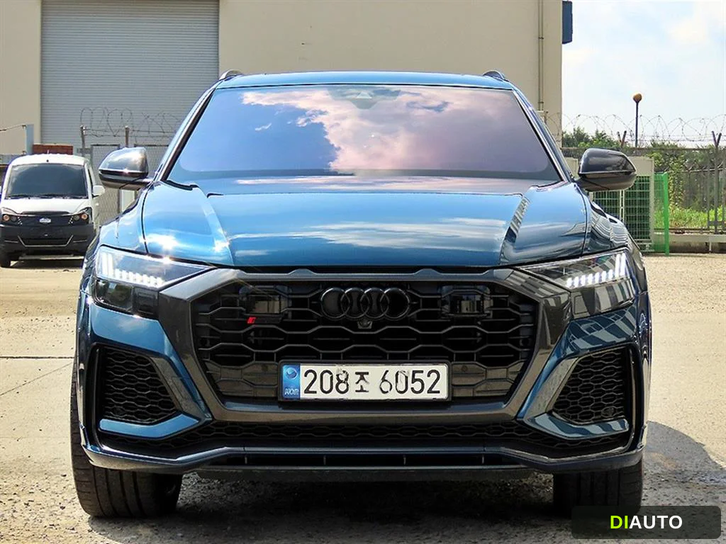 Audi RSQ8