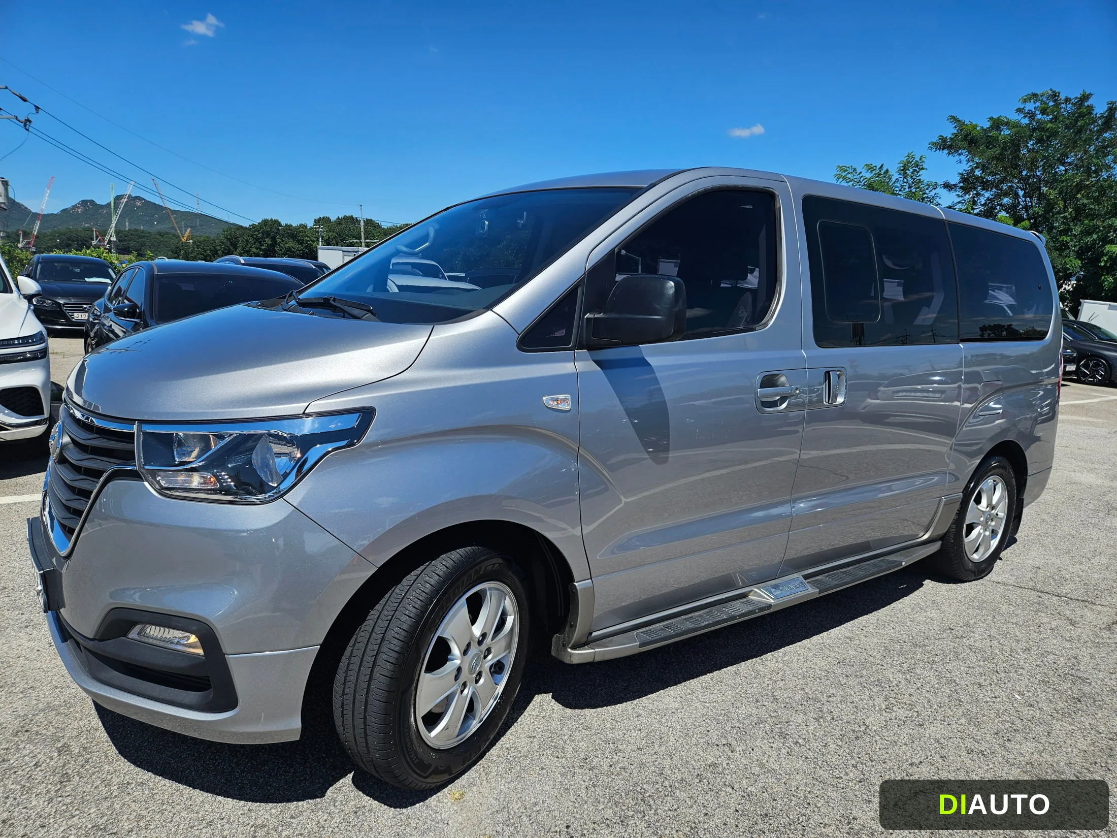 Hyundai Starex