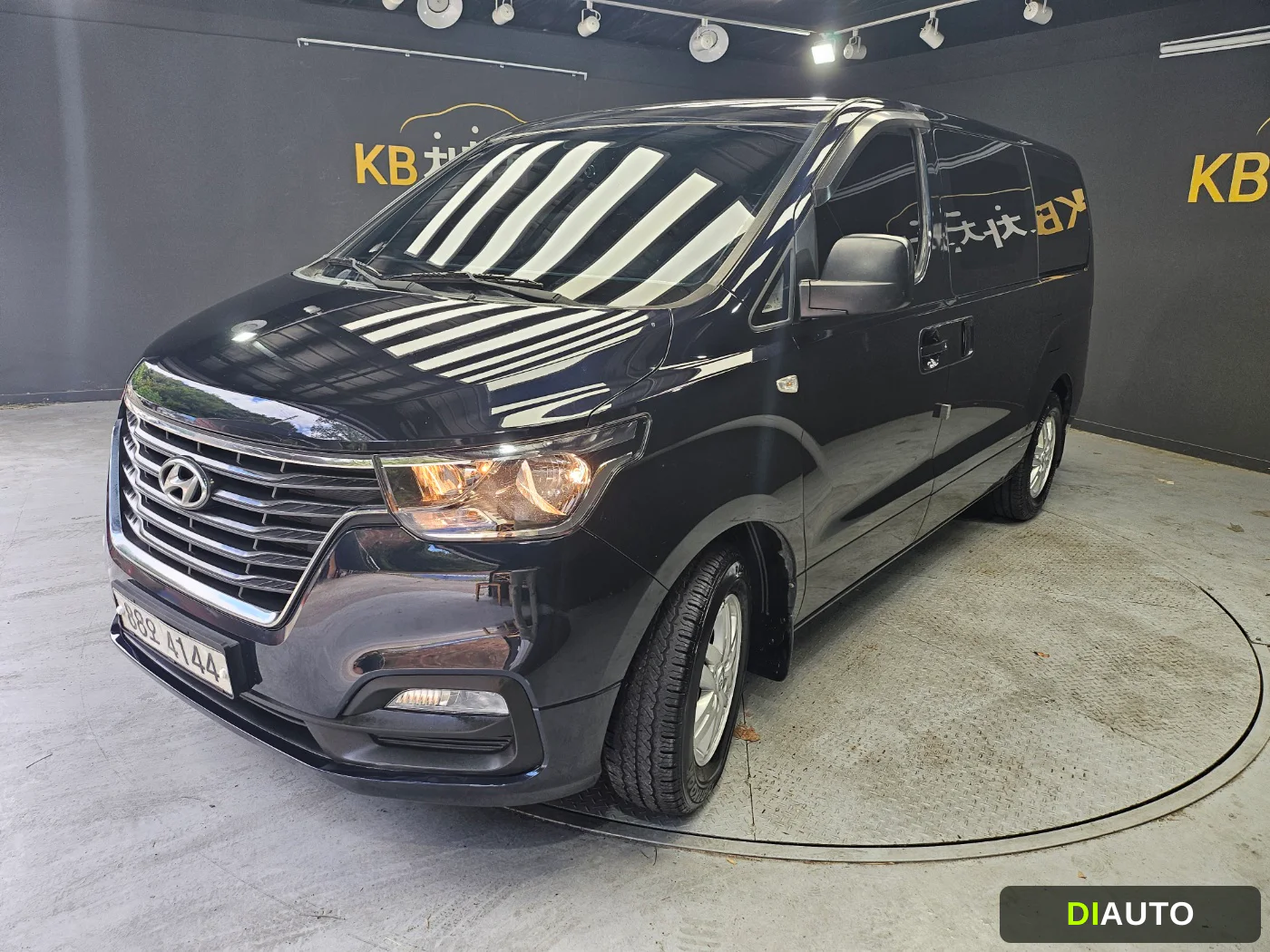 Hyundai Starex