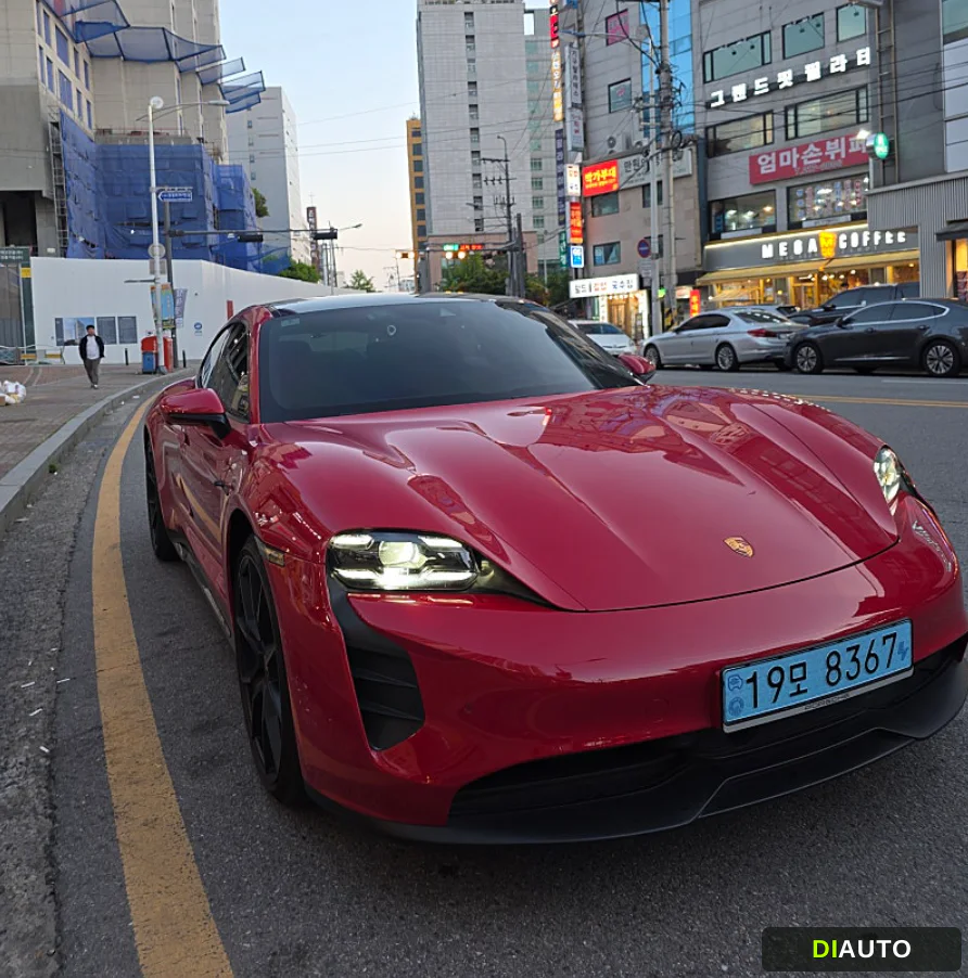 Porsche Taycan