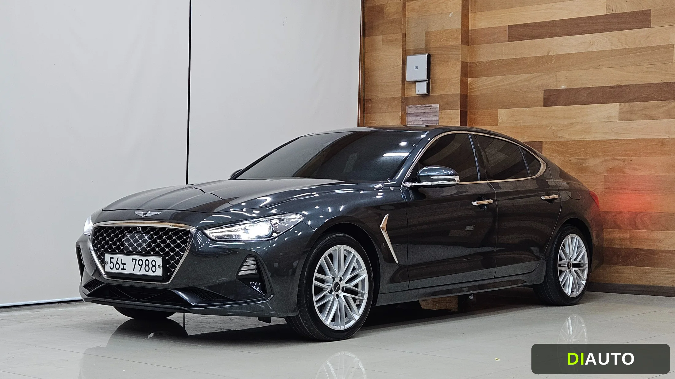 Genesis G70
