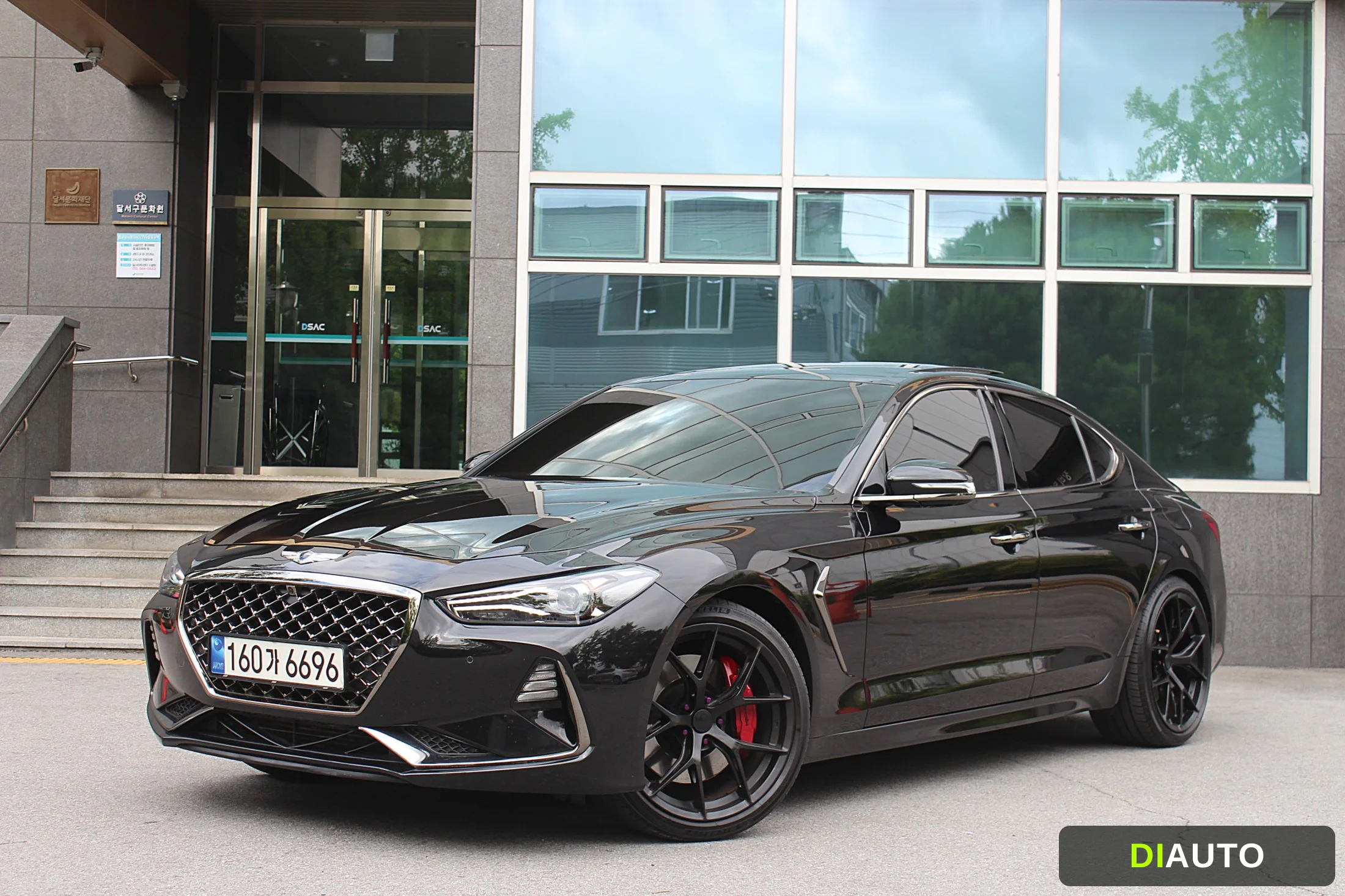 Genesis G70