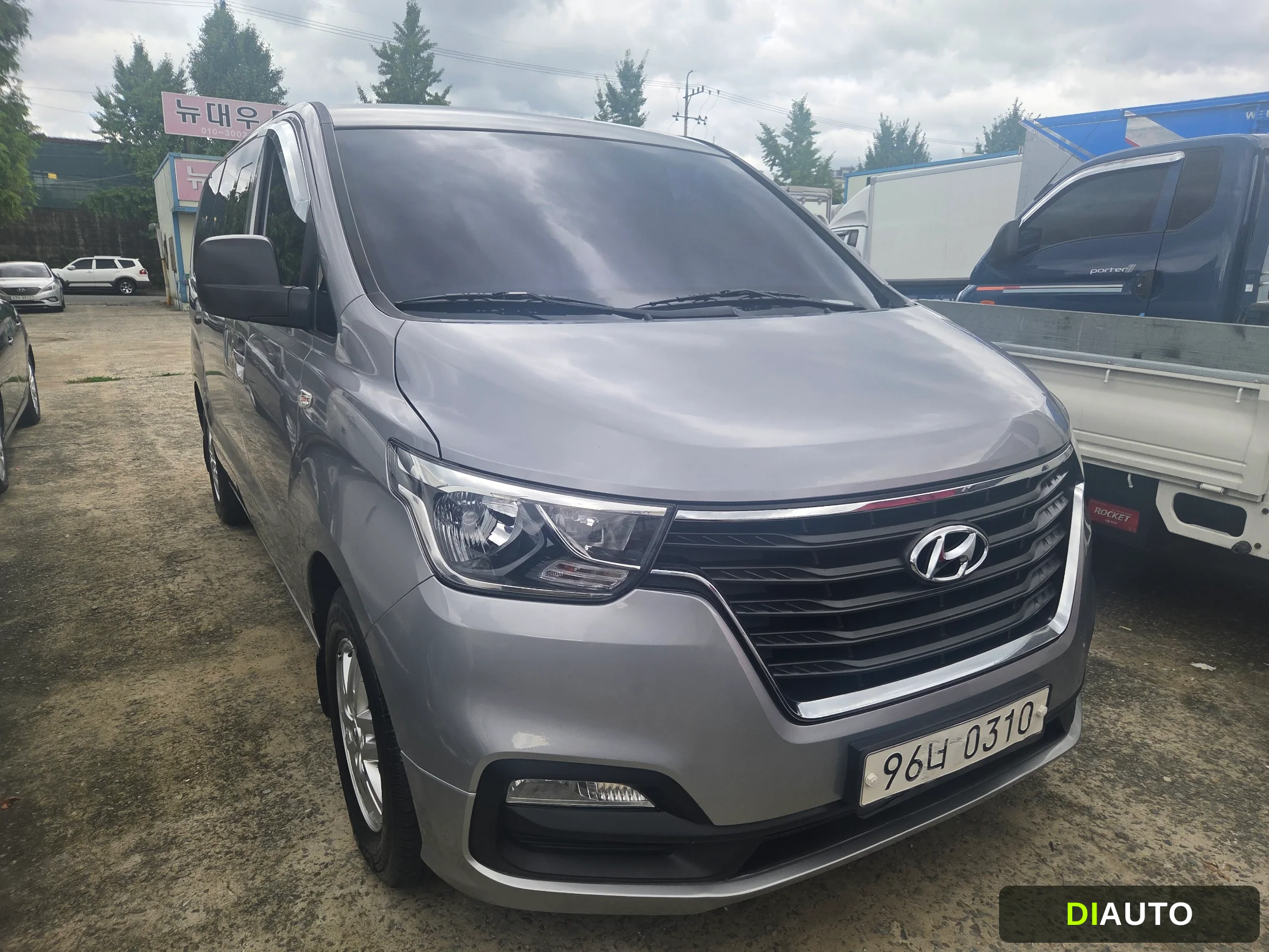 Hyundai Starex