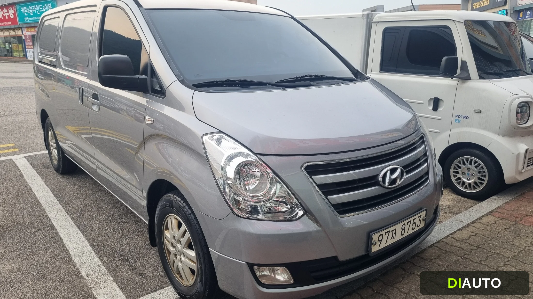 Hyundai Starex
