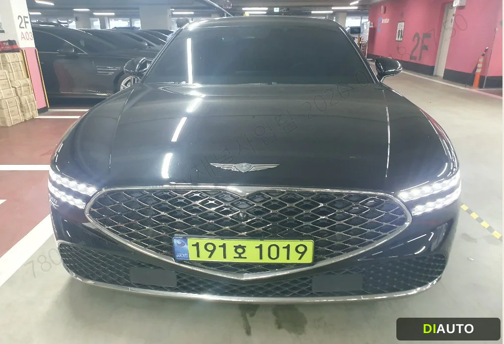 Genesis G90