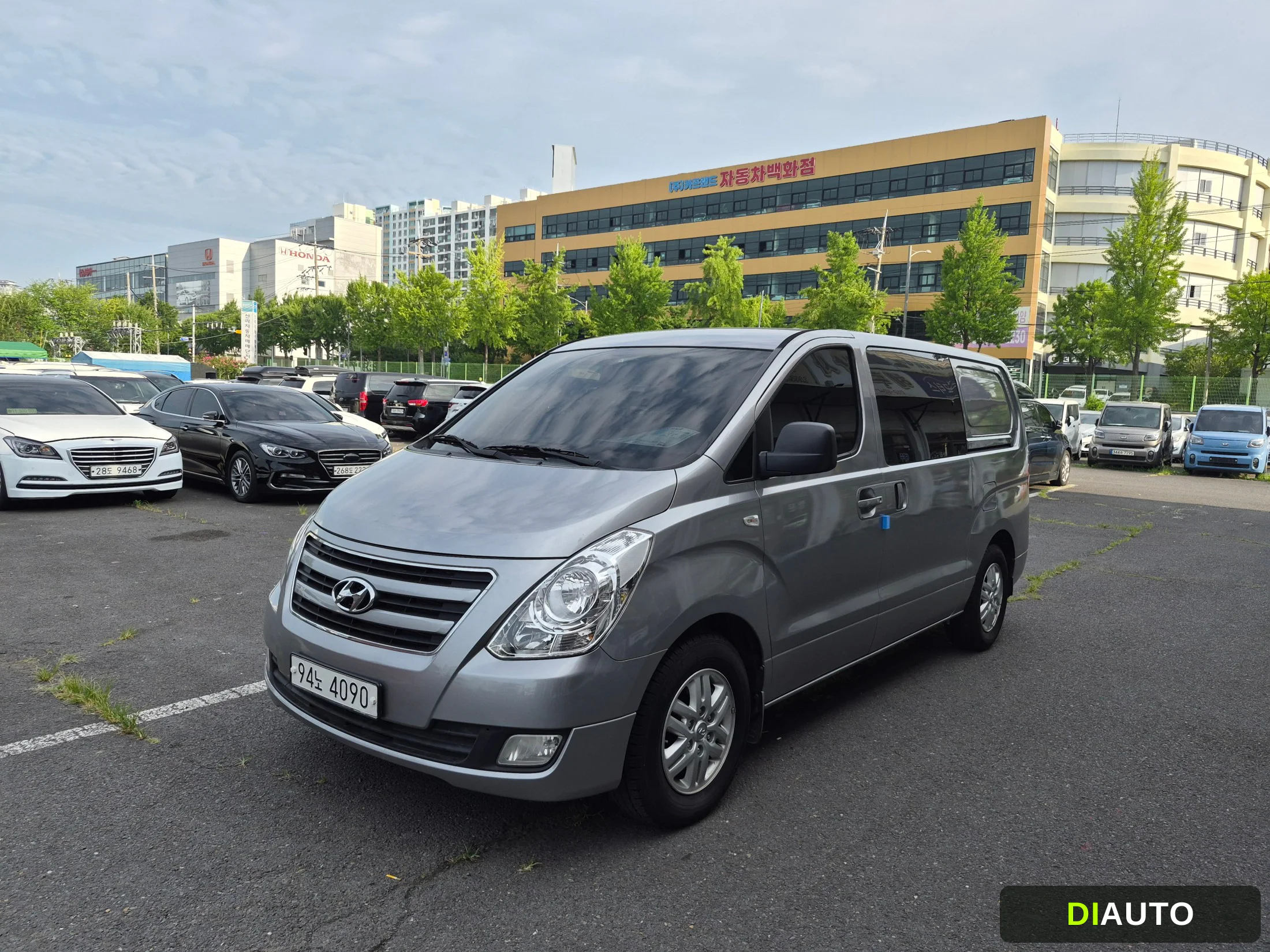 Hyundai Starex
