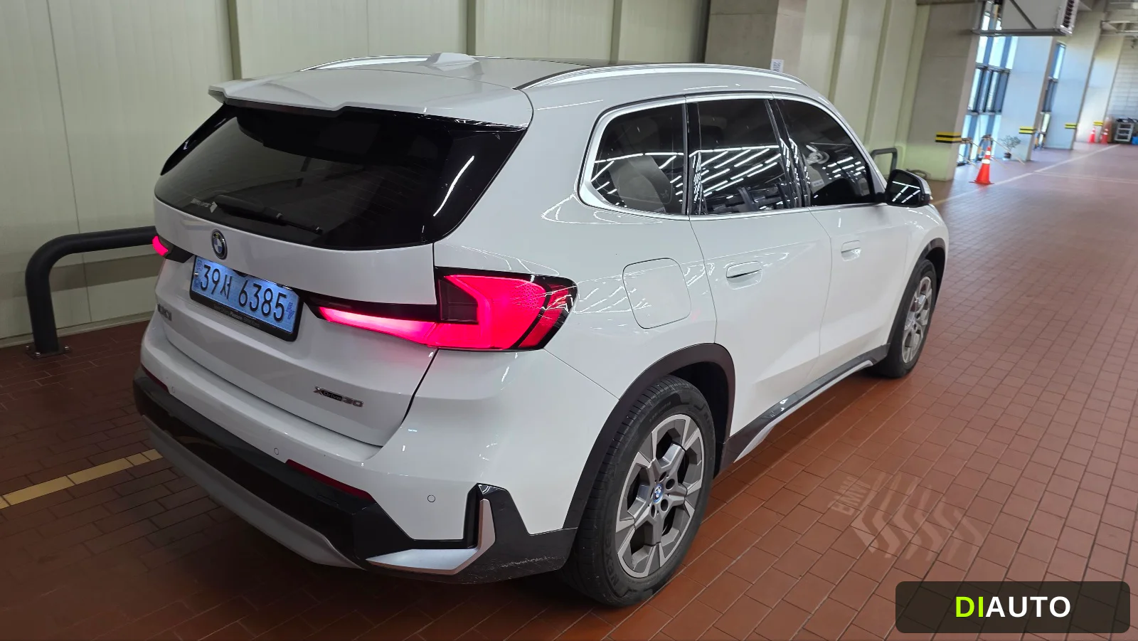 BMW iX1