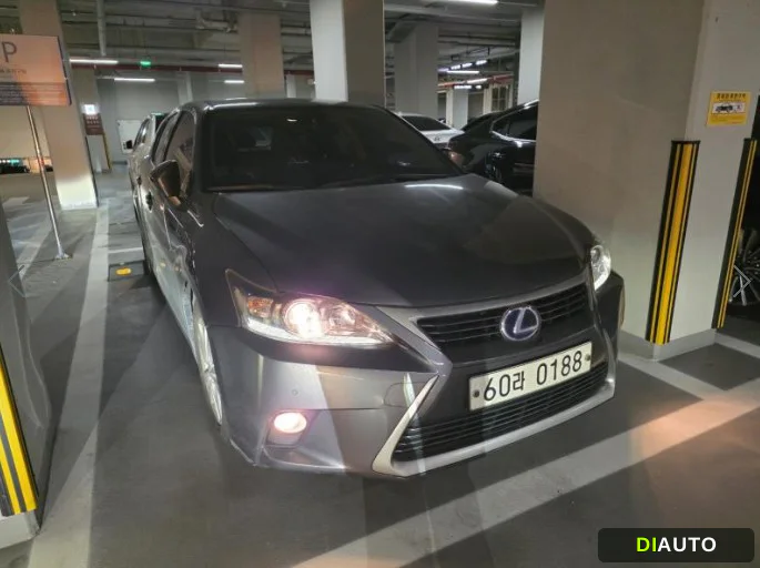 Lexus CT200h