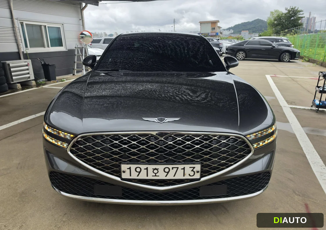 Genesis G90