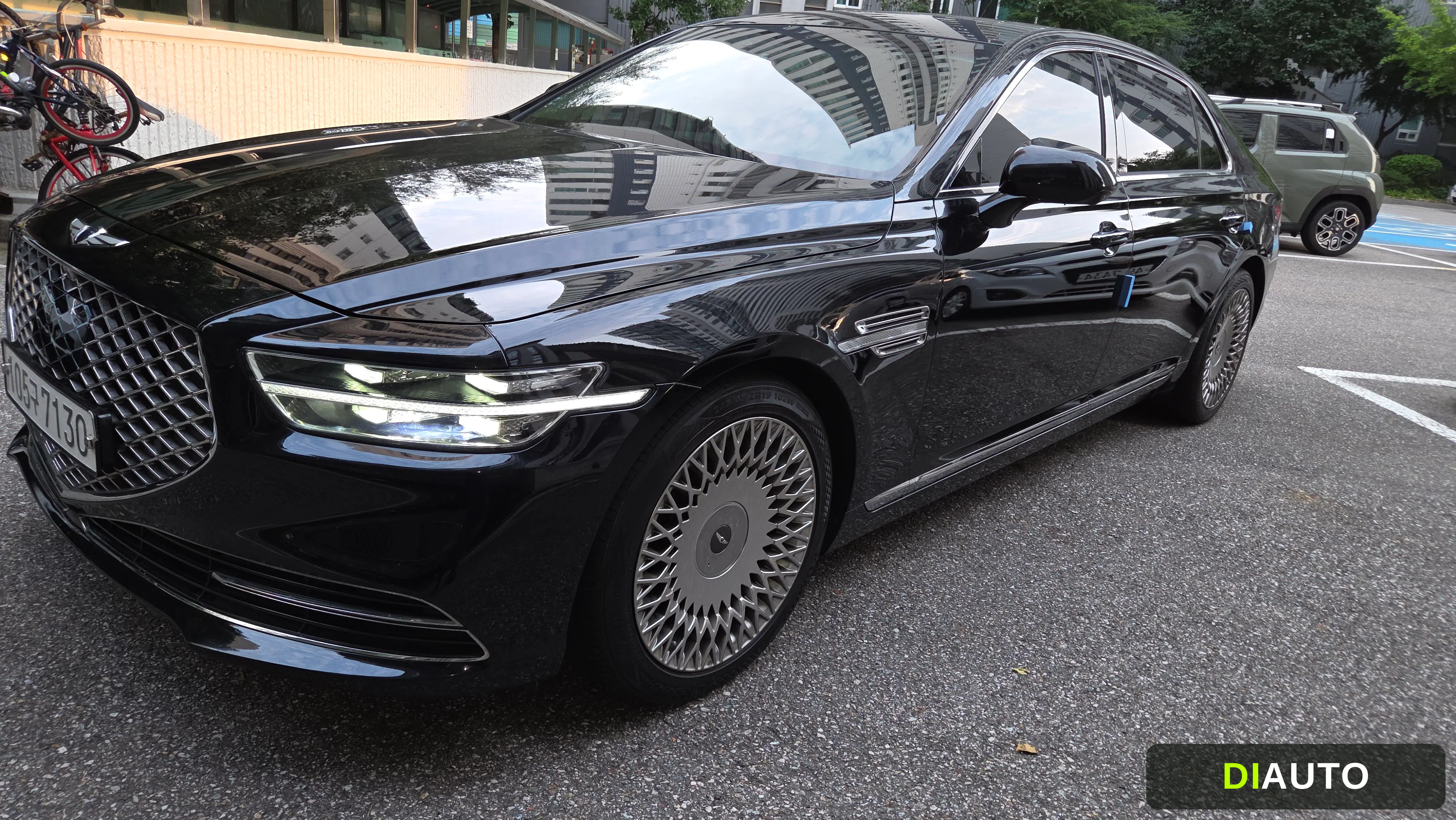 Genesis G90