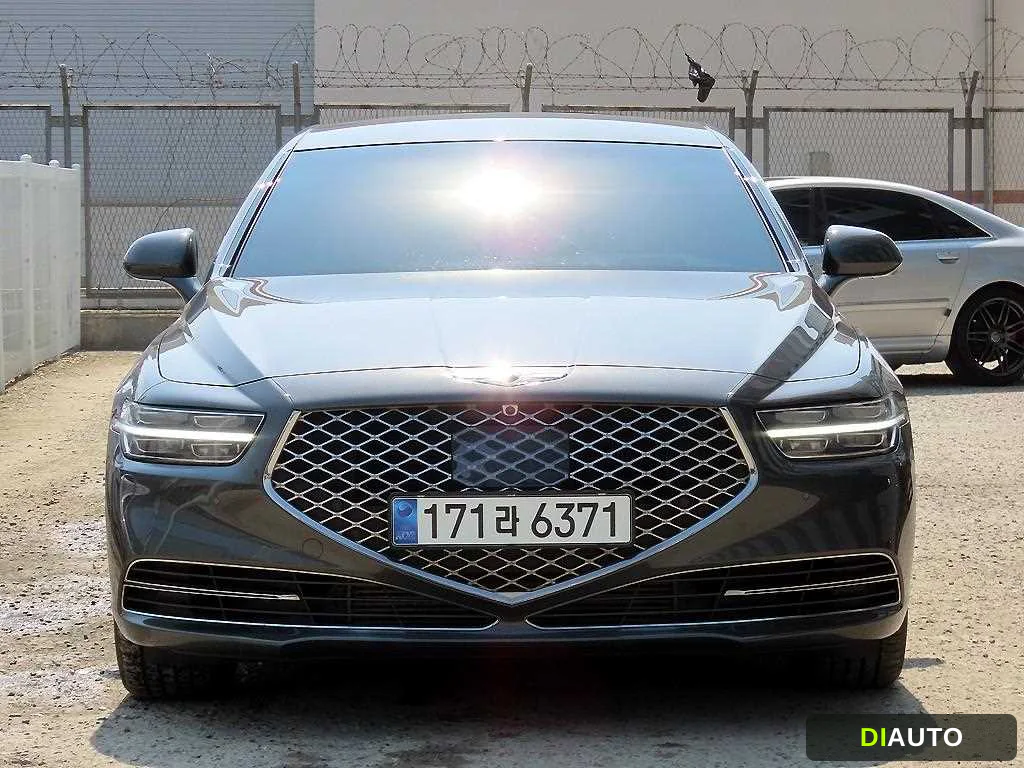Genesis G90